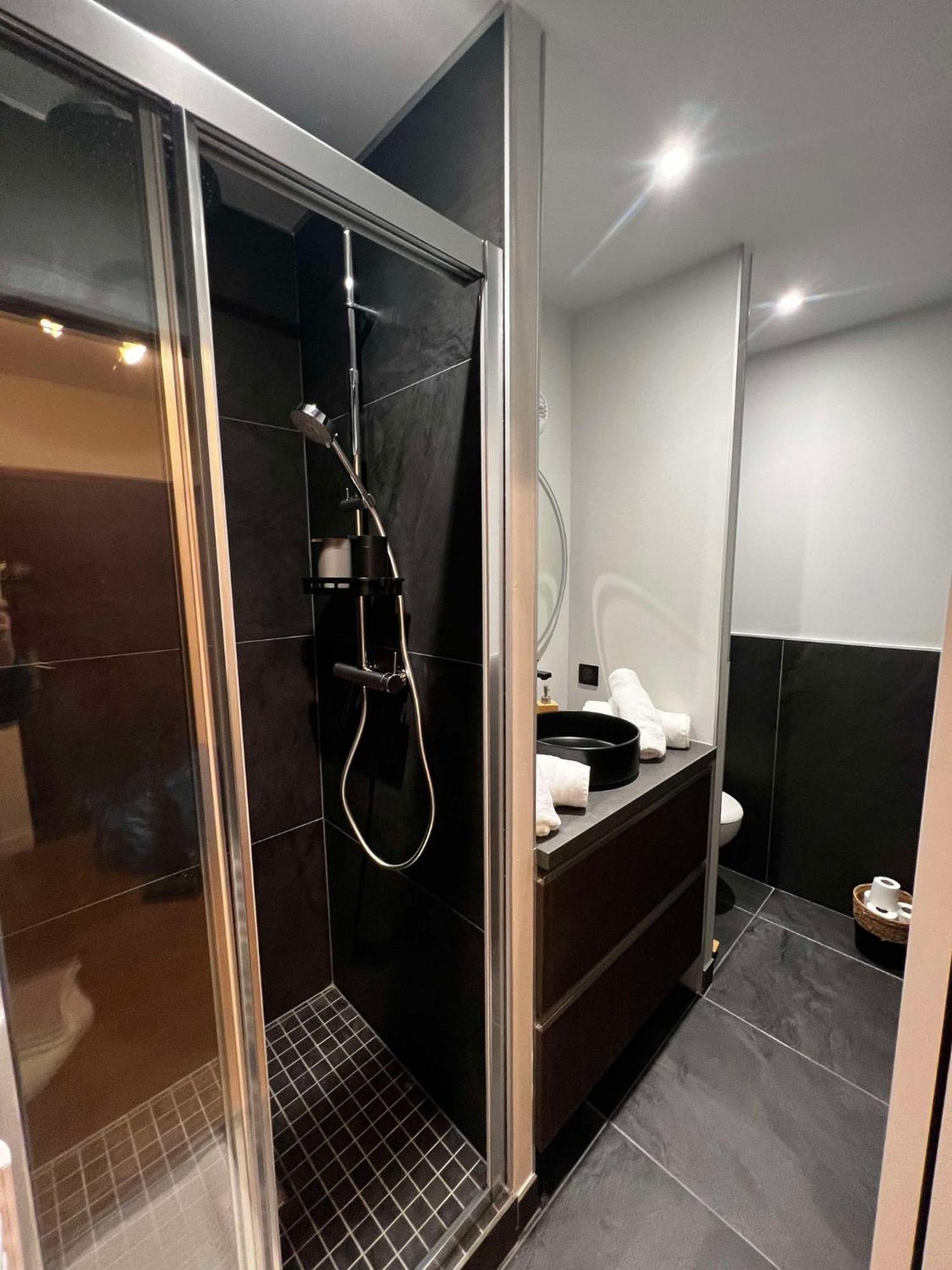 Appartement Le Flamboyant - Wifi - Central - Cosy 엑스레뱅 외부 사진