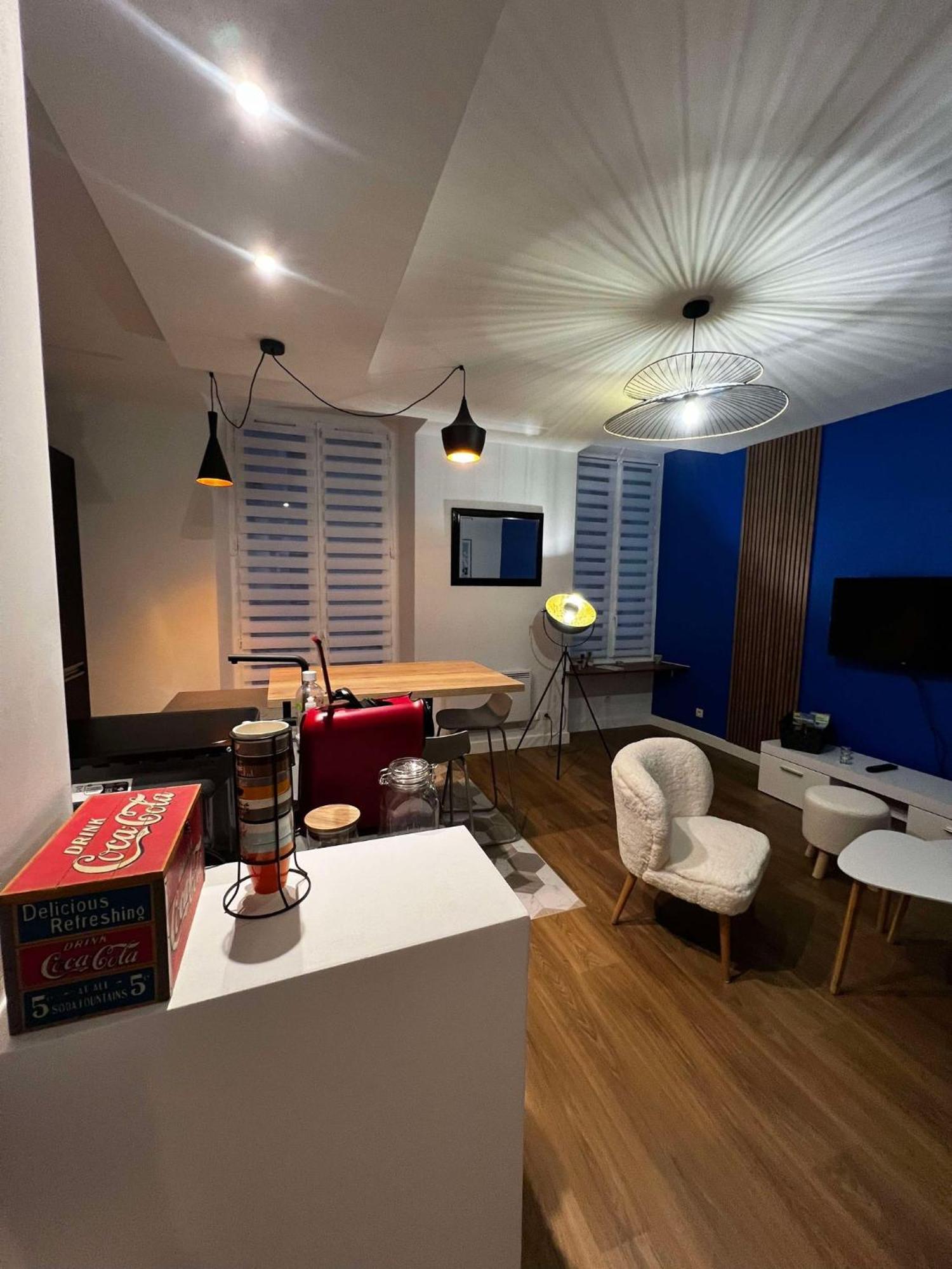 Appartement Le Flamboyant - Wifi - Central - Cosy 엑스레뱅 외부 사진